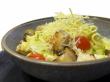 Паста с курицей и грибами